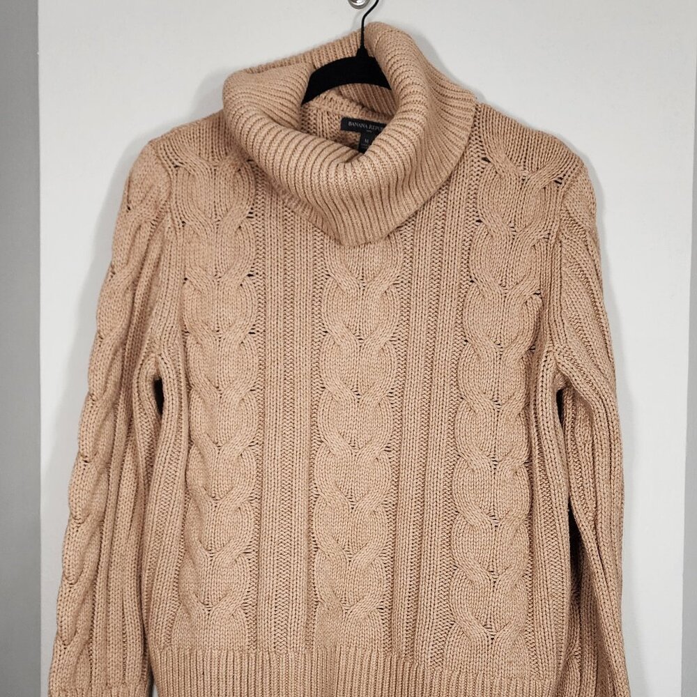 Banana Republic Cropped Chunky Turtleneck Sweater size M light camel VGUC